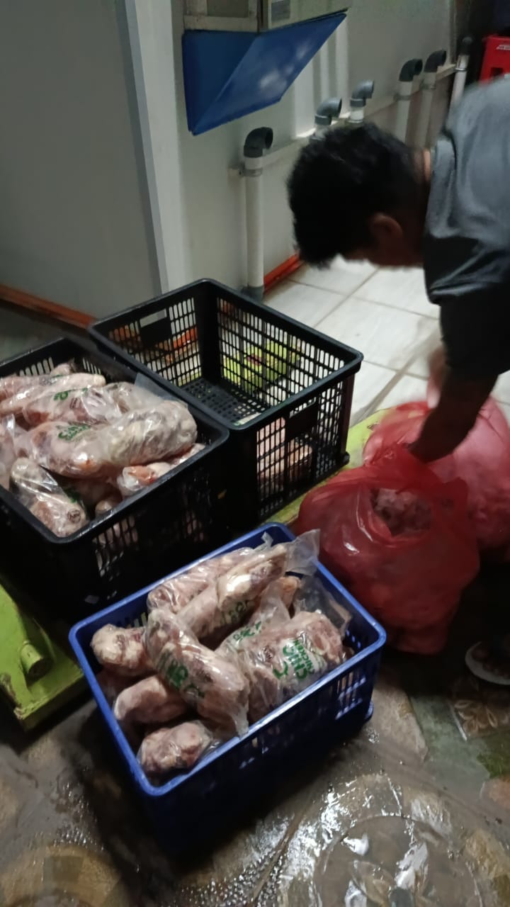 Pengiriman daging sapi ke kawasan Tangerang Selatan